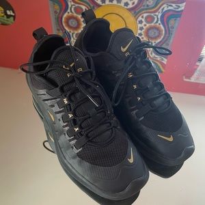 *USED* NIKE WOMENS AIR MAX AXIS 'BLACK METALLIC GOLD'